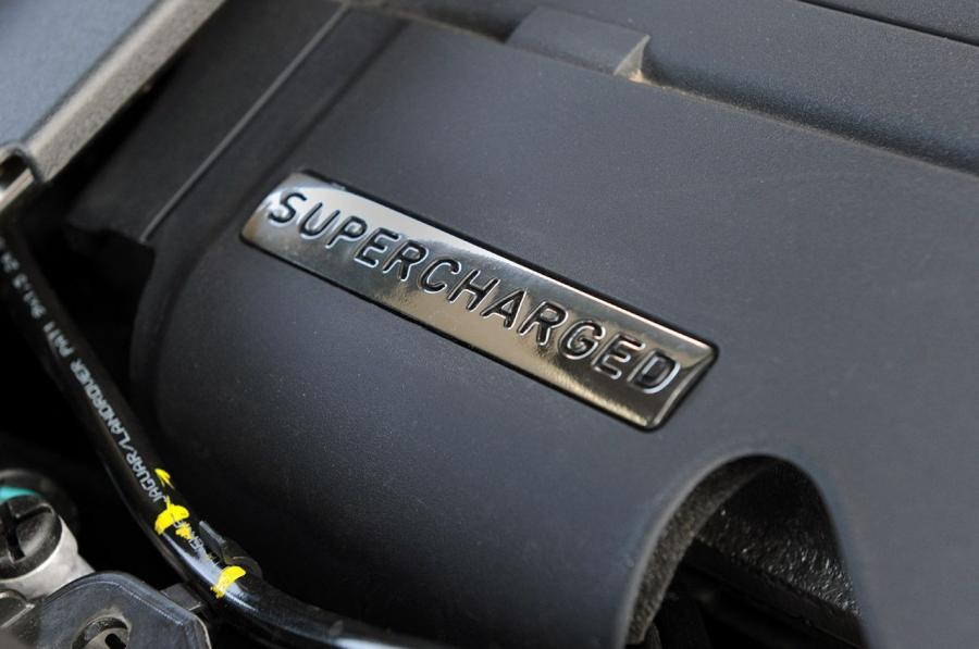  Jaguar XF Supercharged 2010 года  (фото 31 из 56)
